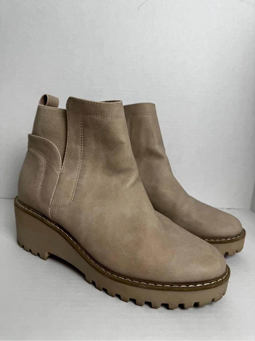 Dolce Vita light warm beige Platform Chelsea Booties US 9.5